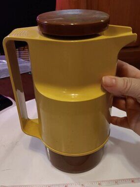 Vintage Helios Brand Insulated Pitcher with Lid -Retro, NICE! LQQK-ZEE!!